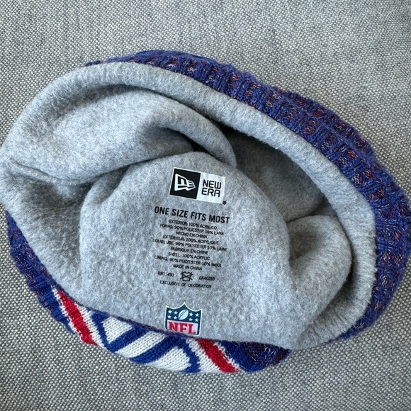 New Era Buffalo Bills Beanie Hat - Picture 5 of 5